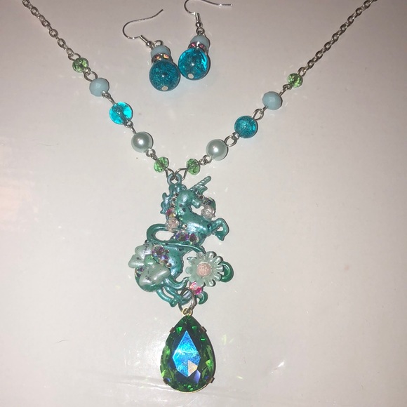 Jewelry - Unicorn necklace